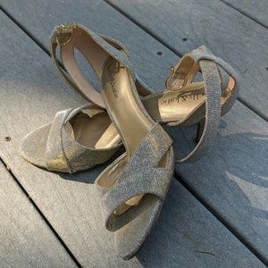 Kelly & Katie ankle strap heels, metallic size 8